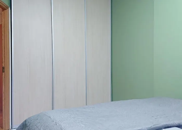 Lägenhet Bright And Cozy Center 1 Bedroom Ap, Free Parking!